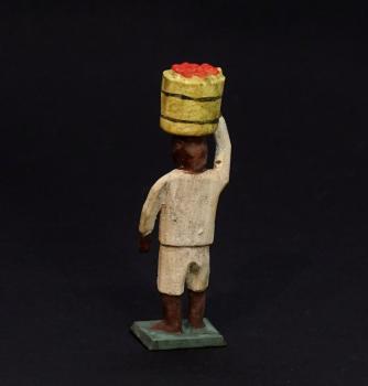 Grulich nativity figure " African with fruits " (7 cm)