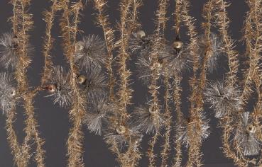 4 gold-colored Tinsel Garlands with silver Beads / Tinsel, ca. 500 cm