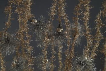 4 gold-colored Tinsel Garlands with silver Beads / Tinsel, ca. 500 cm