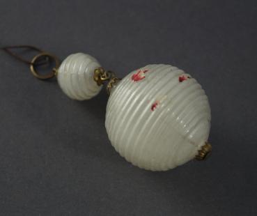 Glasornament, Kugel mit Wachs befüllt ~ 1920