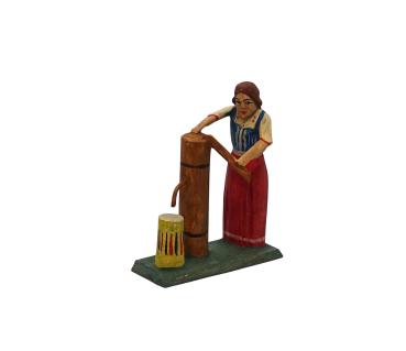 Grulich nativity figure  " Women at the well " (7 cm)