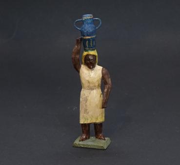 Grulicher Krippenfigur " Afrikanerin mit Amphore "  (7 cm)