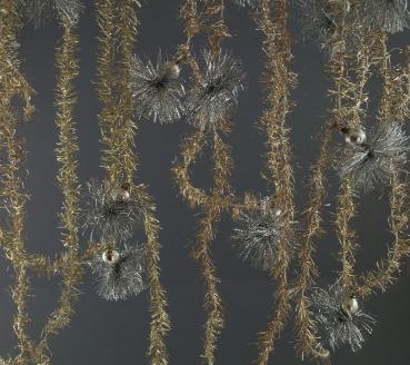 4 gold-colored Tinsel Garlands with silver Beads / Tinsel, ca. 540 cm