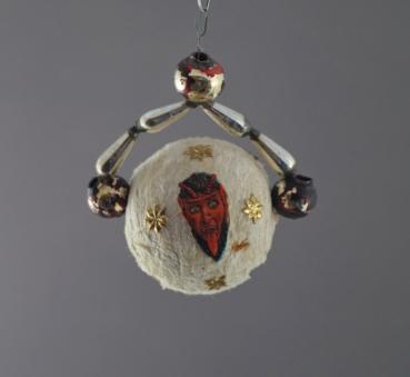 Ornament aus Watte mit Krampus / Teufel Oblate ~ 1920