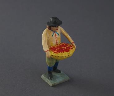 Grulich nativity figure - "Man with Fruits" (7 cm)