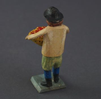 Grulich nativity figure - "Man with Fruits" (7 cm)