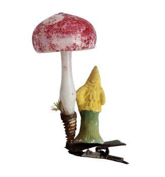 Mushroom with gnome on Clip, ca. 1920