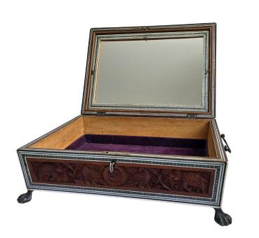 Sewing box / jewelry box around 1900, probably India