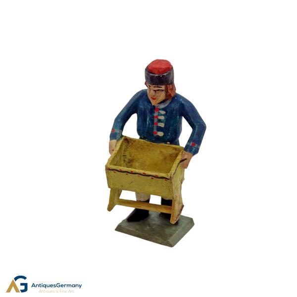 Grulich nativity figure  " Man with cradle " (7 cm)