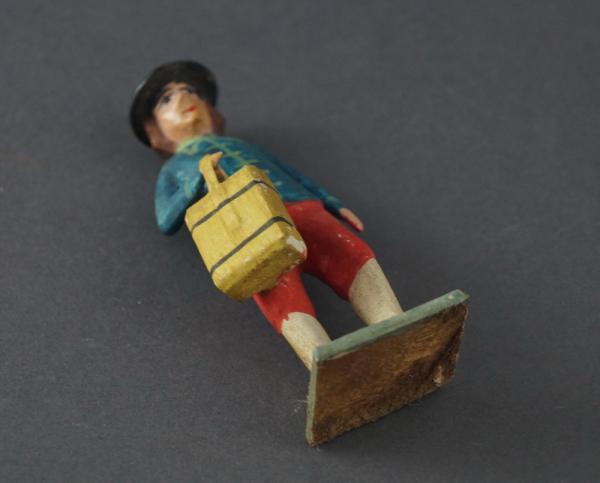 Grulich nativity figure - "Man with basket" (7 cm)