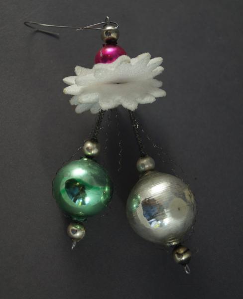 Gablonzer Glasornament mit leonischen Drähten,  ~ 1950