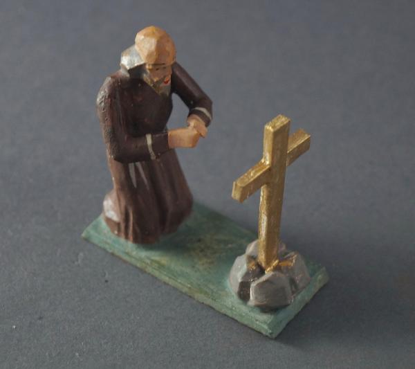 Grulich nativity figure - "Praying Monk"  (7 cm)