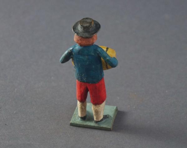 Grulich nativity figure  " Man with Wine Barrel " (7 cm)