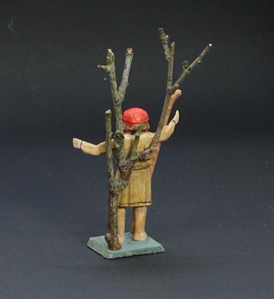 Grulich nativity figure "Shepherd with tree"   (7 cm)