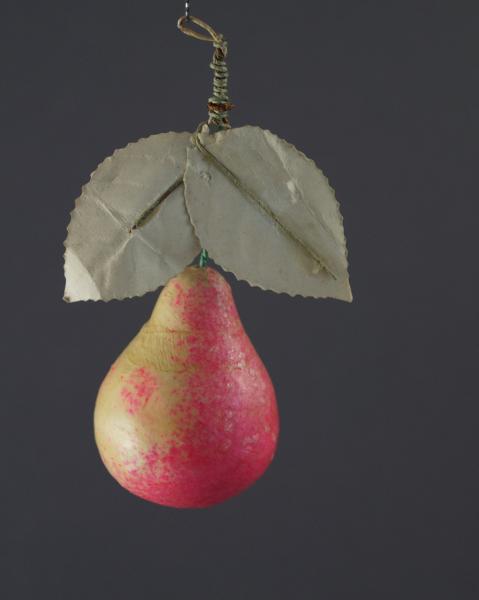 Frucht / Birne aus Watte ~ 1920