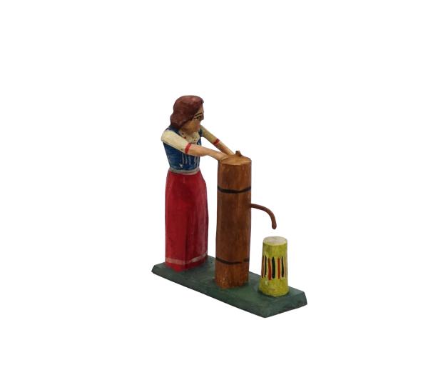 Grulich nativity figure  " Women at the well " (7 cm)