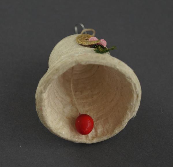 Spun Cotton Bell with horseshoe and berries, ca. 1920