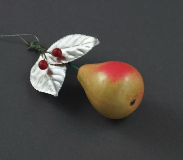 Frucht / Birne aus Watte ~ 1920